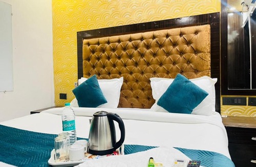 Govindpuri Hotel | Hotel NNK International - Govindpuri Metro
