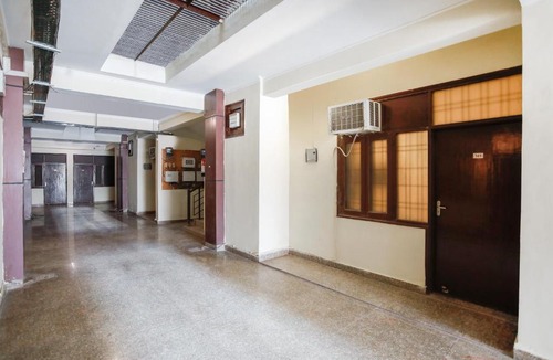Noida Hotel | Hotel O Av Residency Near Botanic Garden Of Indian Republic