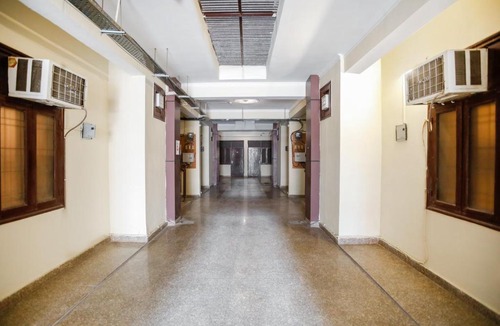 Noida Hotel | Hotel O Av Residency Near Botanic Garden Of Indian Republic