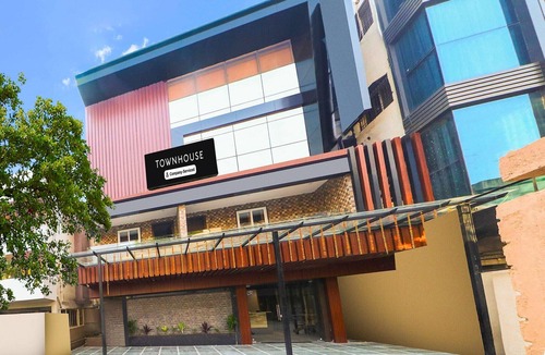 Ranchi House | Hotel O Birsa Railway Stadium