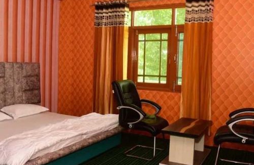 Srinagar Hotel | Hotel O by OYO Graceland