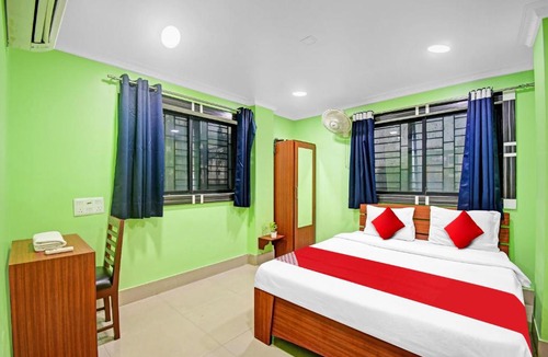 Chinar Park Hotel | Hotel O by OYO Tower Shanavi Inn