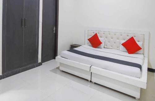 Noida Hotel | Hotel O GRANDEUR HOTEL