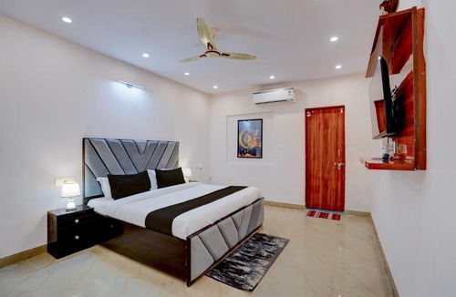 Sector 70 Hotel | HOTEL O JJ Residency