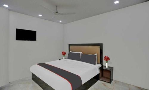 East of Kailash Hotel | Hotel O NK Prime Residency Near Lotus Temple