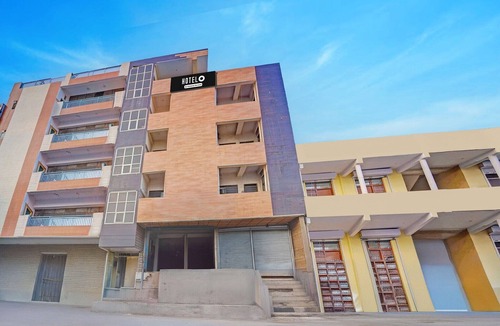 Sector 63 House | Hotel O Noida Sector 63