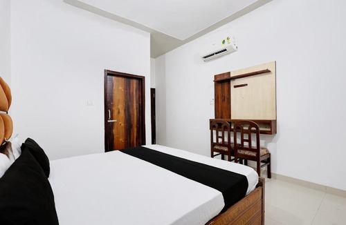 Mahendragarh Hotel | Hotel O Rudra Hotel and restaurant