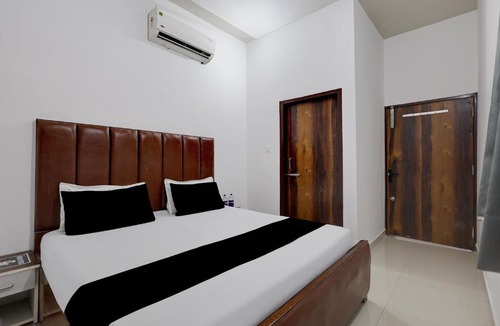 Mahendragarh Hotel | Hotel O Rudra Hotel and restaurant