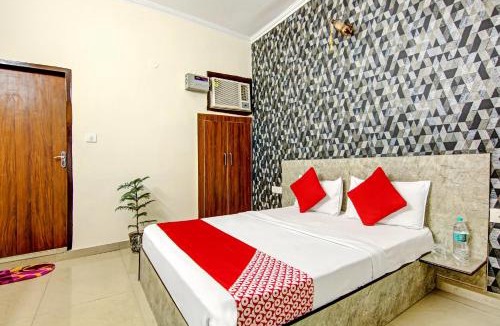 Noida Hotel | Hotel O Sky In Near By Sector 62