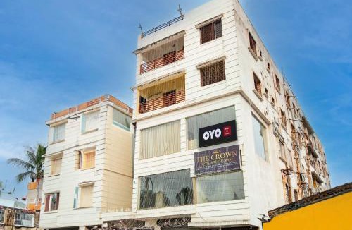 Madhyamgram Hotel | Hotel O The Crown