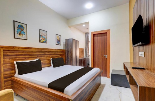 Noida Hotel | Hotel O The Grand Luxury