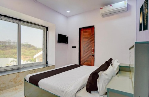 Durg Hotel | HOTEL O THE RUBY RAYS FARMHOUSE