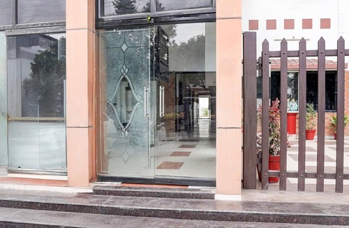 Dehradun House | Hotel O Tyagi Road Railway