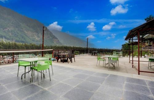 New Manali Hotel | Hotel O Whistling Winds