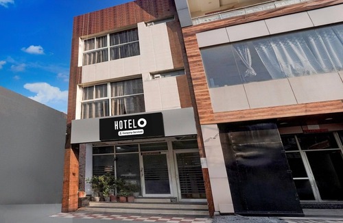 Zirakpur House | Hotel O Zirakpur City Court Complex