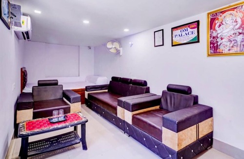 Deoghar Hotel | HOTEL OM PALACE & BANQUET HALL