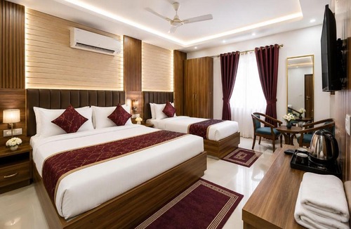 South West Hotel | Hotel ONBellamount Comfort Villa Delhi Airport - Free Airport PickUp & Drop