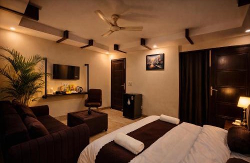 Noida Hotel | Hotel Oxygen Bloom-Near Noida Sector 18 Metro