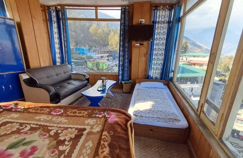 Munsyari House | Hotel Pandey Lodge By StayApart