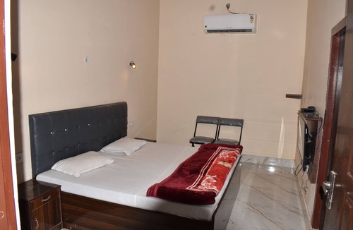 Pilibhit Hotel | Hotel Prakash Paradise