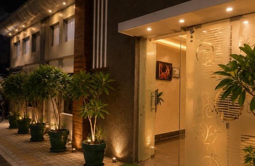 Taj Ganj Hotel | Hotel Prime Taj of Star - #Fully AC Rooms #5 Min Drive to Taj mahal East Gate