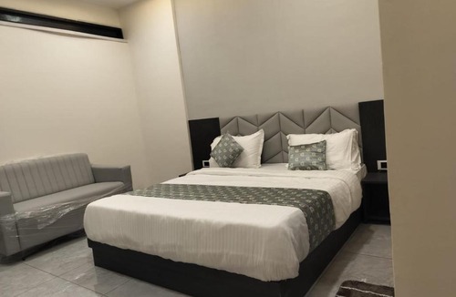 Gandhinagar Hotel | Hotel Raddizone