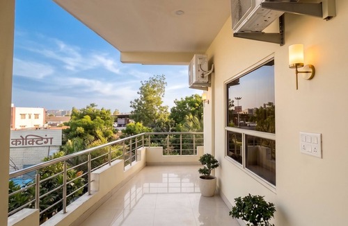 Tonk Road Hotel | Hotel Radhe Radhe Near Jaipur Airport