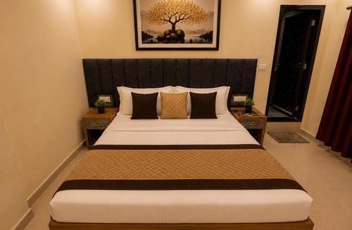 Haraiya Hotel | Hotel Rajlaxmi Palace, Unit of Hi Hospitality Group