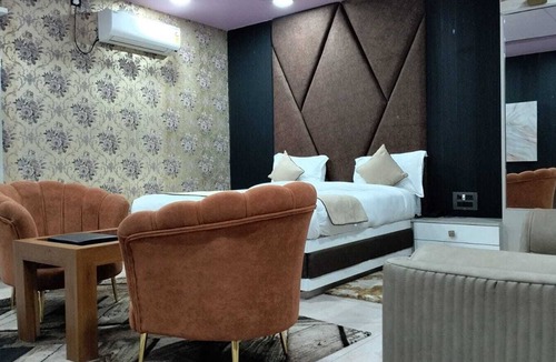 Khagaria Hotel | Hotel Rashmi Grand