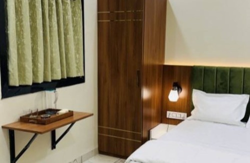 Maheshwar Hotel | Hotel Ratnam Palace