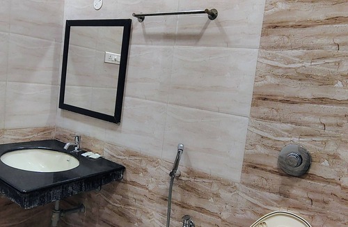 Kumbakonam Hotel | Hotel Rayas