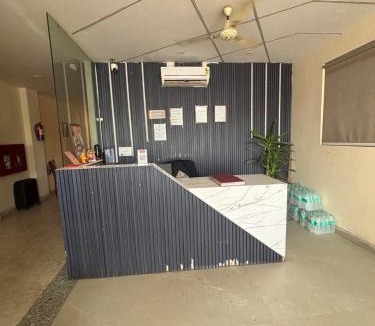 Delhi Hotel | Hotel Red Diamond Residency