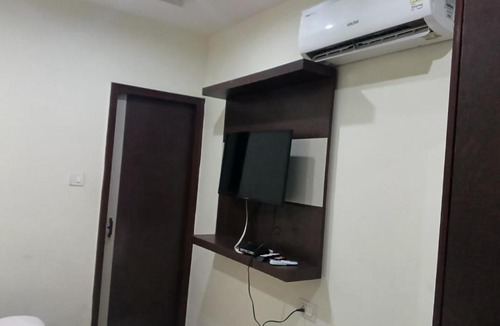 Chandigarh Hotel | Hotel Red Hut Chandigarh railway station