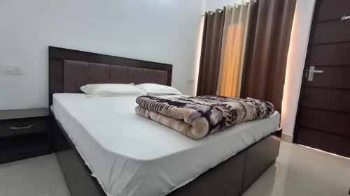 Kharsali Hotel | Hotel Riversight