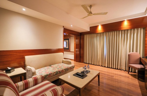 Kanpur Hotel | Hotel Royal Cliff
