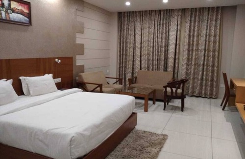 Paonta Sahib Hotel | Hotel Royal Hillton