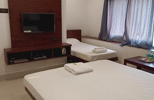Sualkuchi Hotel | Hotel Royal Majestic