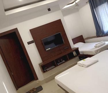 Sualkuchi Hotel | Hotel Royal Majestic