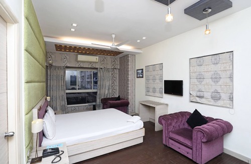 Park Street Hotel | Hotel Rushabh Home