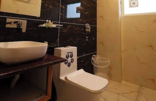 Zirakpur Hotel | HOTEL S C RESIDENCY