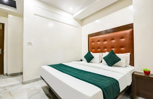 Paharganj Hotel | Hotel Saffron Inn