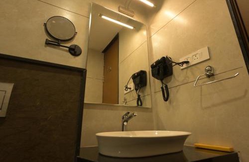 Tirupati Hotel | Hotel Sahana Grand