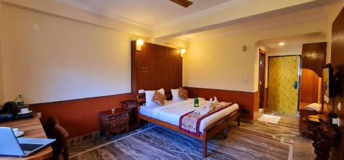 Fatehpur House | Hotel Samdupling Himalayan Brothers