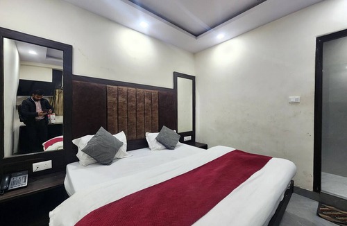 Paharganj Hotel | Hotel Satyam Near Ramakrishna Ashram