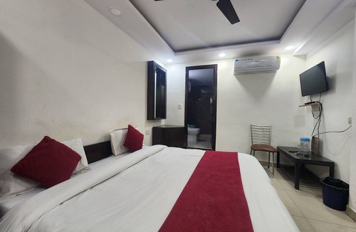 Paharganj Hotel | Hotel Satyam Near Ramakrishna Ashram