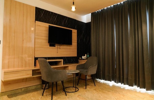 Zirakpur Hotel | Hotel Score The Heaven