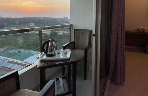 Cox's Bazar House | Hotel Sea Cox - Honeymoon Suite SeaView