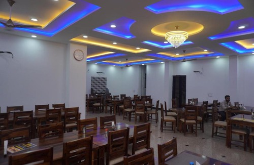 Sikar Hotel | Hotel Shekhawati Resort -Parking Restaurant Near Toran Dwar