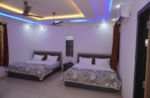 Sikar Hotel | Hotel Shekhawati Resort -Parking Restaurant Near Toran Dwar