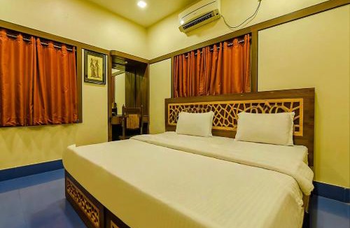Sector II House | Hotel Shivalaya Near Sec-V Metro